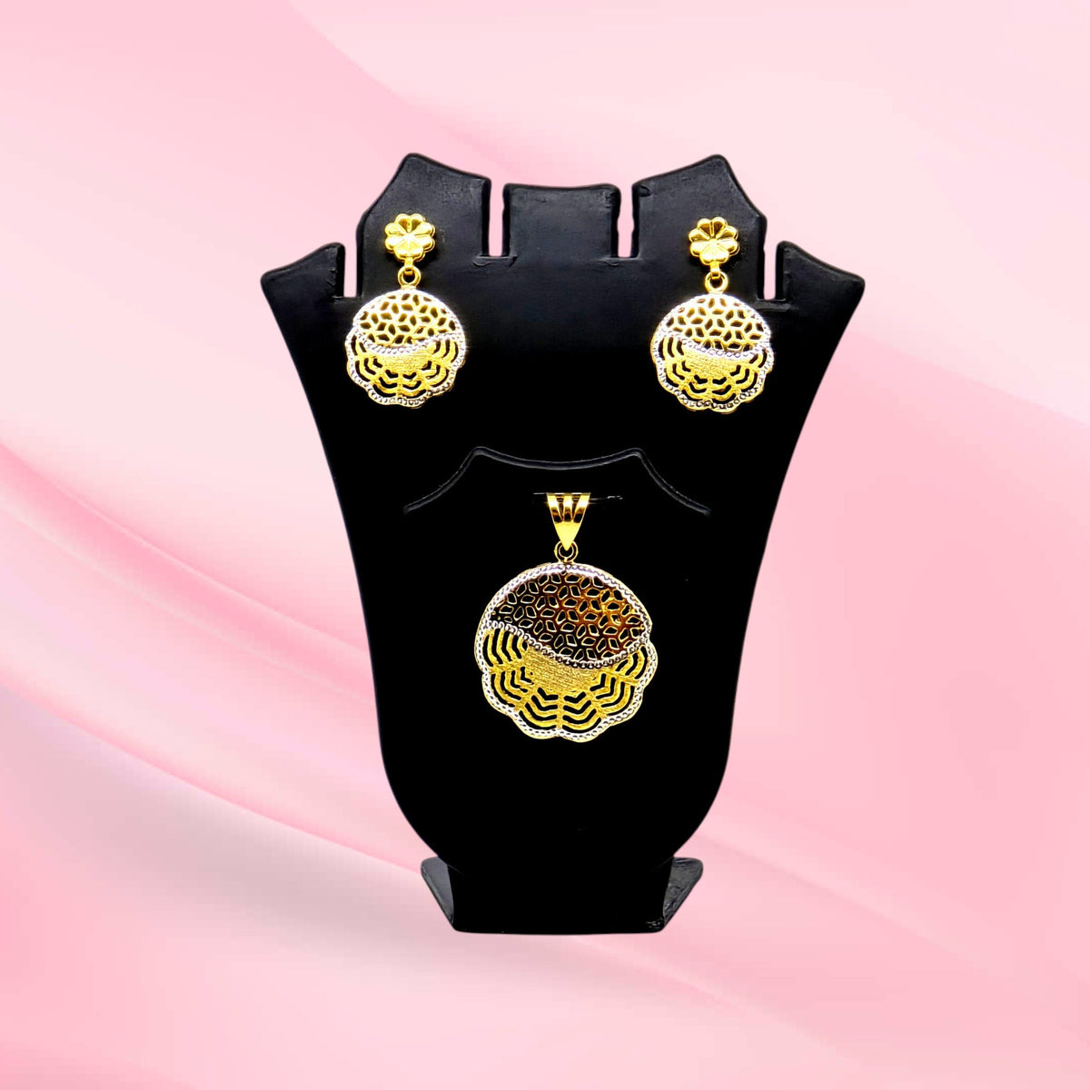 Elegant Silver Pendant Set 925