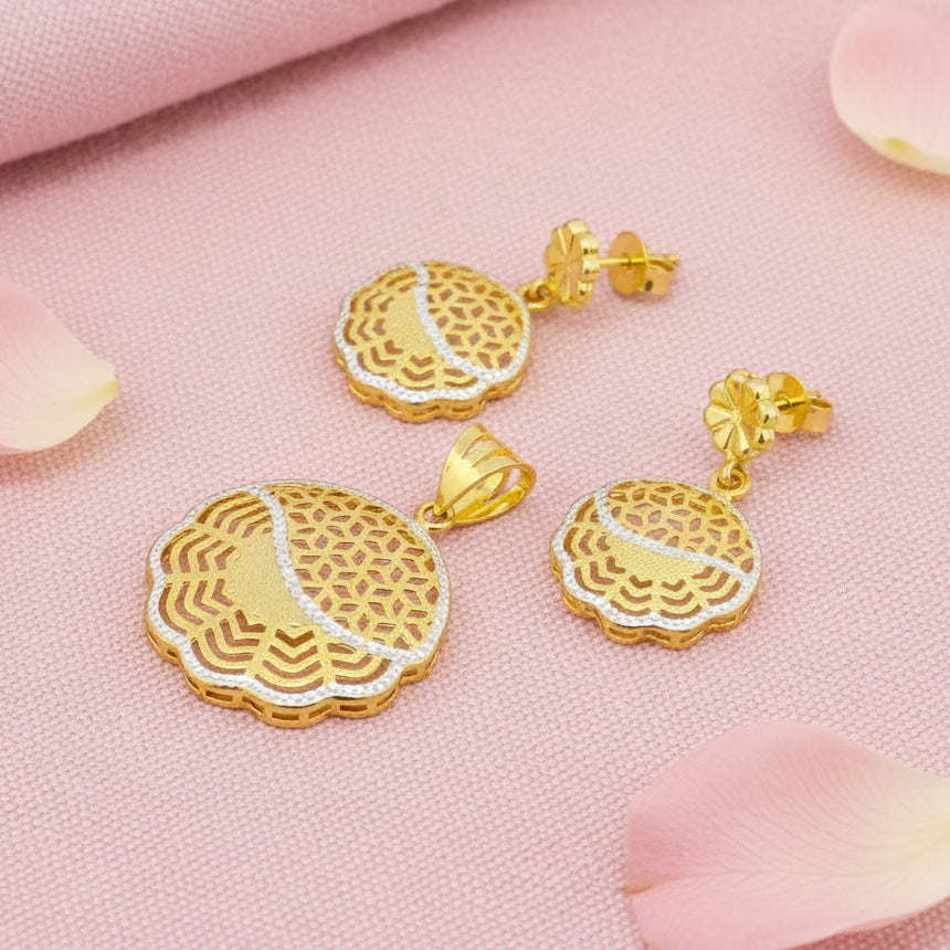 Elegant Silver Pendant Set 925