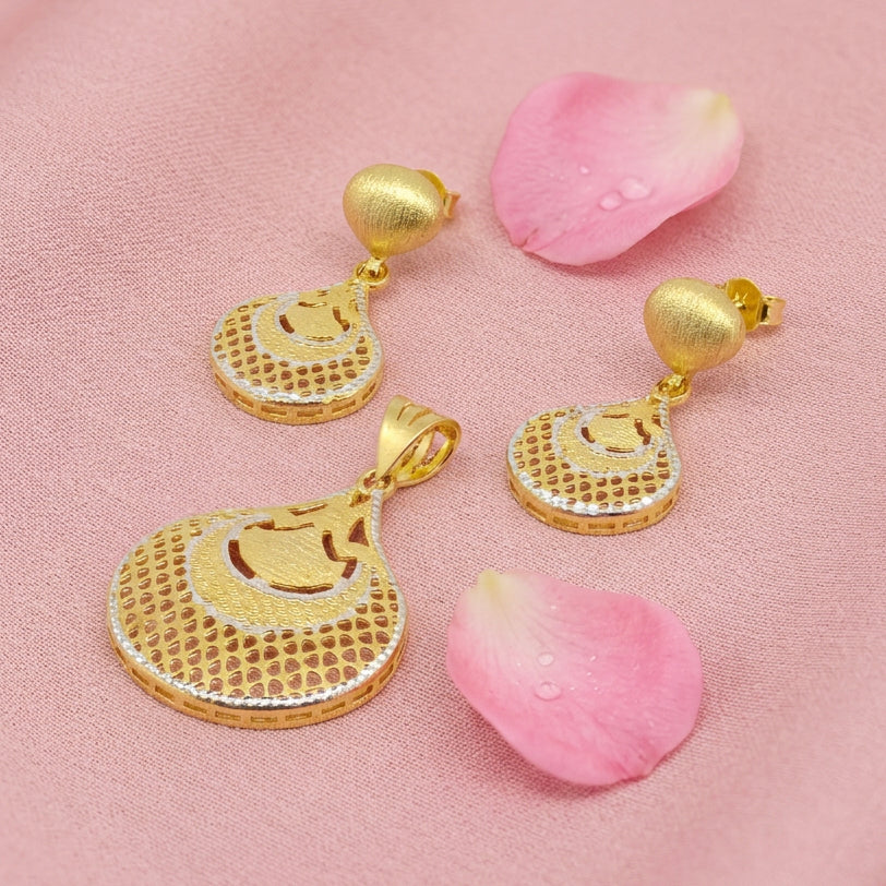 Textured Gold Tone Pendant Set