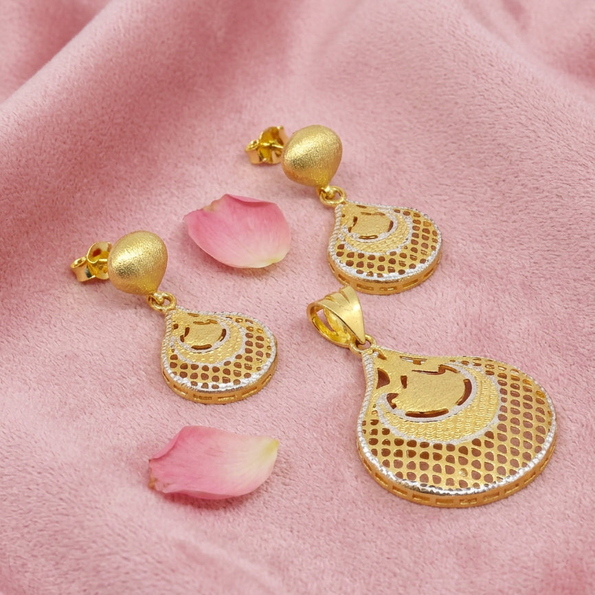 Textured Gold Tone Pendant Set