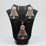 SILVER PENDANT SET  92.5