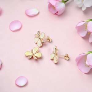 Silver Mother Of Pearl Pendent Set with Stud Earrings
