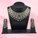 Silver 925 Emerald and Pearl Necklace Set